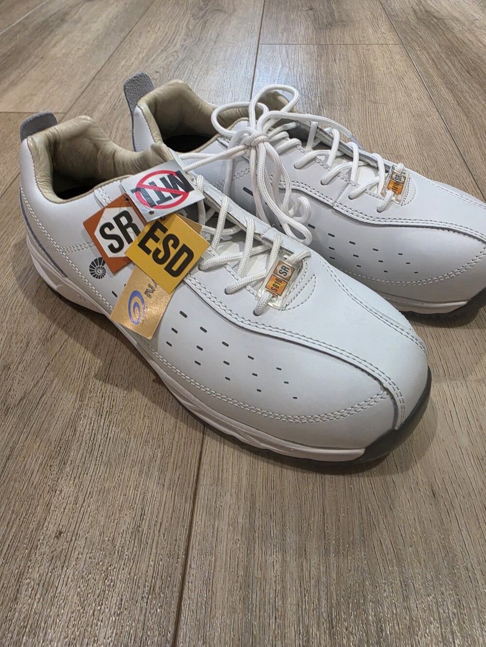 Nautilus N4041 Mens 10 Wide White ESD Work Shoes Soft Toe Slip Resistant NWT - Picture 4 of 6